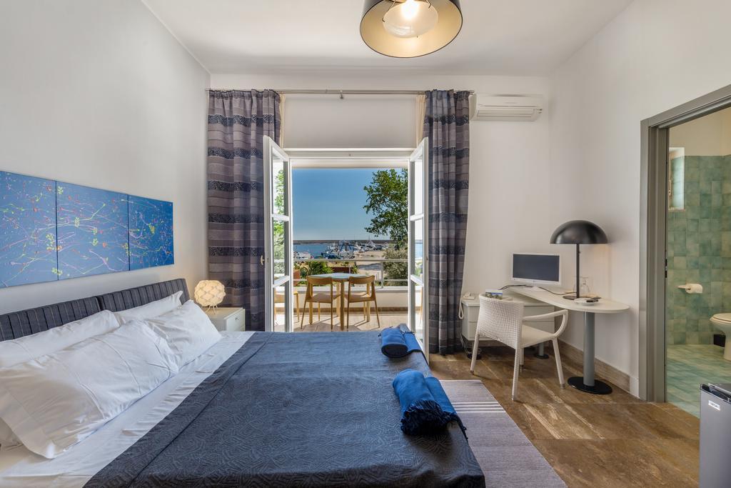 Hotel Residence Hibiscus La Caletta Exterior photo